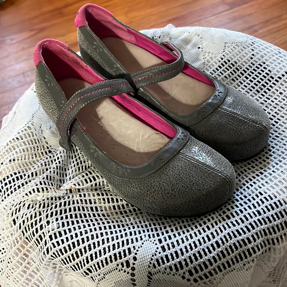 Jambu sz 6.5 maryjane